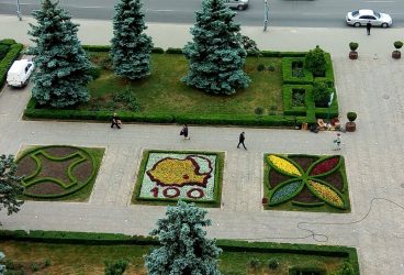 Centenar din aranjamente florale la Ploieşti