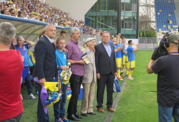 Mitică Munteanu, la 86 de ani, a dat cu piciorul în minge pe noul “Ilie Oană”!