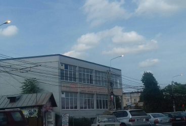 Iluminatul public pornit în amiaza mare pe strada Gh. Gr. Cantacuzino