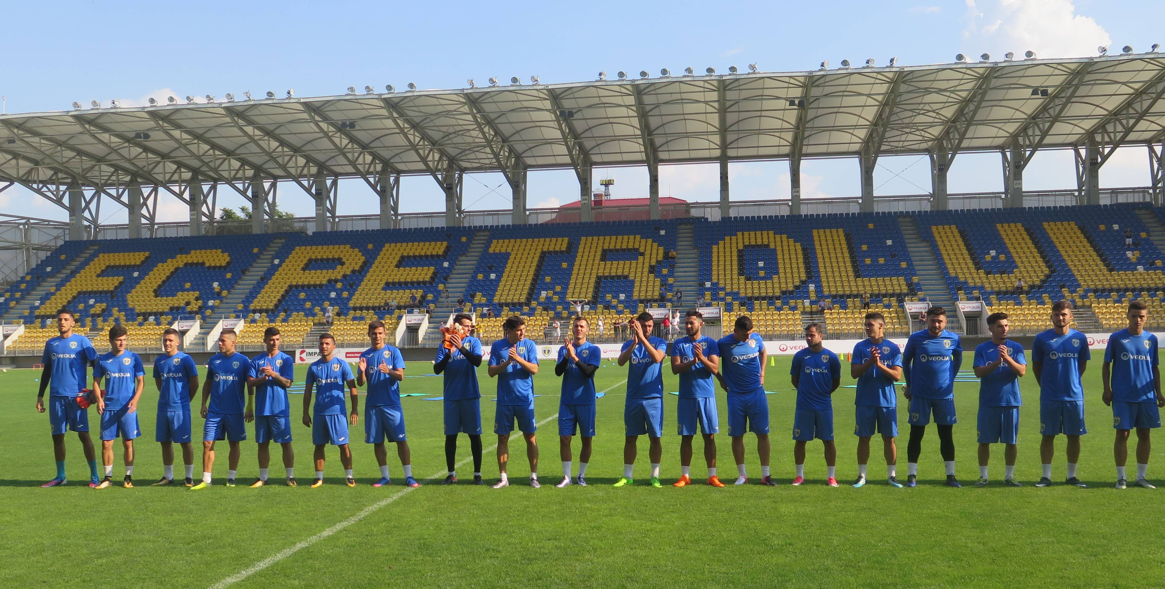 Petrolul a demarat pregătirile cu un lot pestriț. Impresie bună la primul antrenament lăsată de staff-ul lui Grozavu Petrolul a demarat pregătirile cu un lot pestriț. Impresie bună la primul antrenament lăsată de staff-ul lui Grozavu