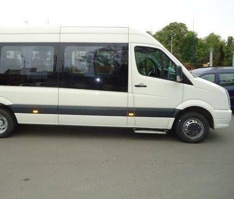 “Piraţii” care transportă turişti pe munte cu microbuzele, amendaţi