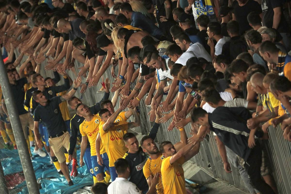 Ca pe vremuri. Petrolul a făcut un meci-școală cu patru zile înainte de debutul în Liga a II-a! Se va continua cu această practică benefică? Ca pe vremuri. Petrolul a făcut un meci-școală cu patru zile înainte de debutul în Liga a II-a! Se va continua cu această practică benefică?