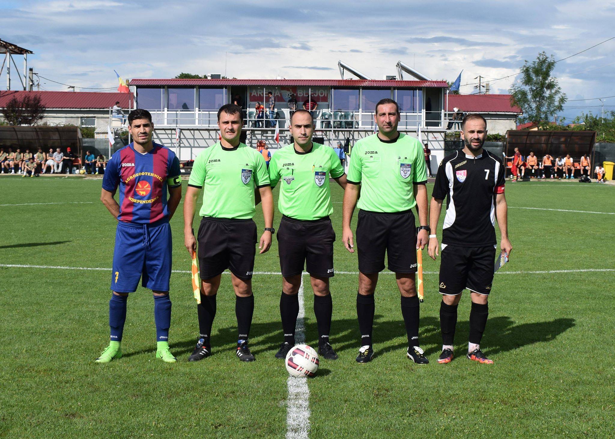 Remiză la retur și… “vorba” banner-ului fanilor Venusului: “NE PARE RĂU PENTRU VOI, DAR DRUMUL SPRE LIGA A III-A DOAR TRECE PRIN BLEJOI!” Remiză la retur și… “vorba” banner-ului fanilor Venusului: “NE PARE RĂU PENTRU VOI, DAR DRUMUL SPRE LIGA A III-A DOAR TRECE PRIN BLEJOI!”