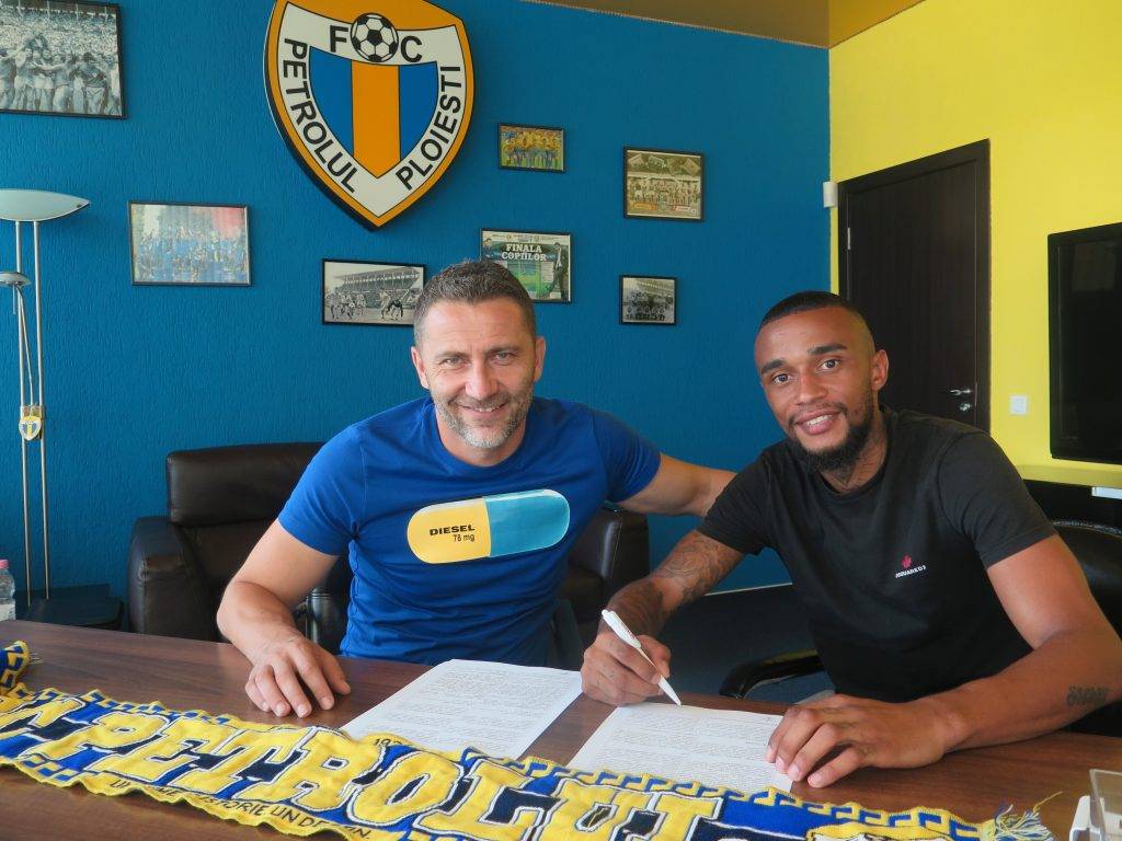 Conducerea Petrolului a reușit să aducă și-un atacant străin tânăr, cu un CV bun. Numai că, sunt și unele probleme… Conducerea Petrolului a reușit să aducă și-un atacant străin tânăr, cu un CV bun. Numai că, sunt și unele probleme…