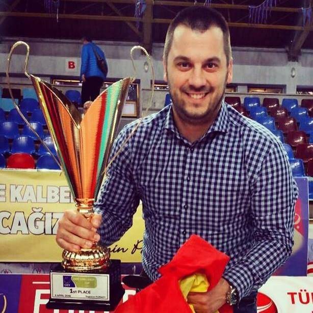 De duminică, “lupii” au și un psiholog. Andreas Hniatiuc, cel mai bun din branșa “sportivilor” De duminică, “lupii” au și un psiholog. Andreas Hniatiuc, cel mai bun din branșa “sportivilor”