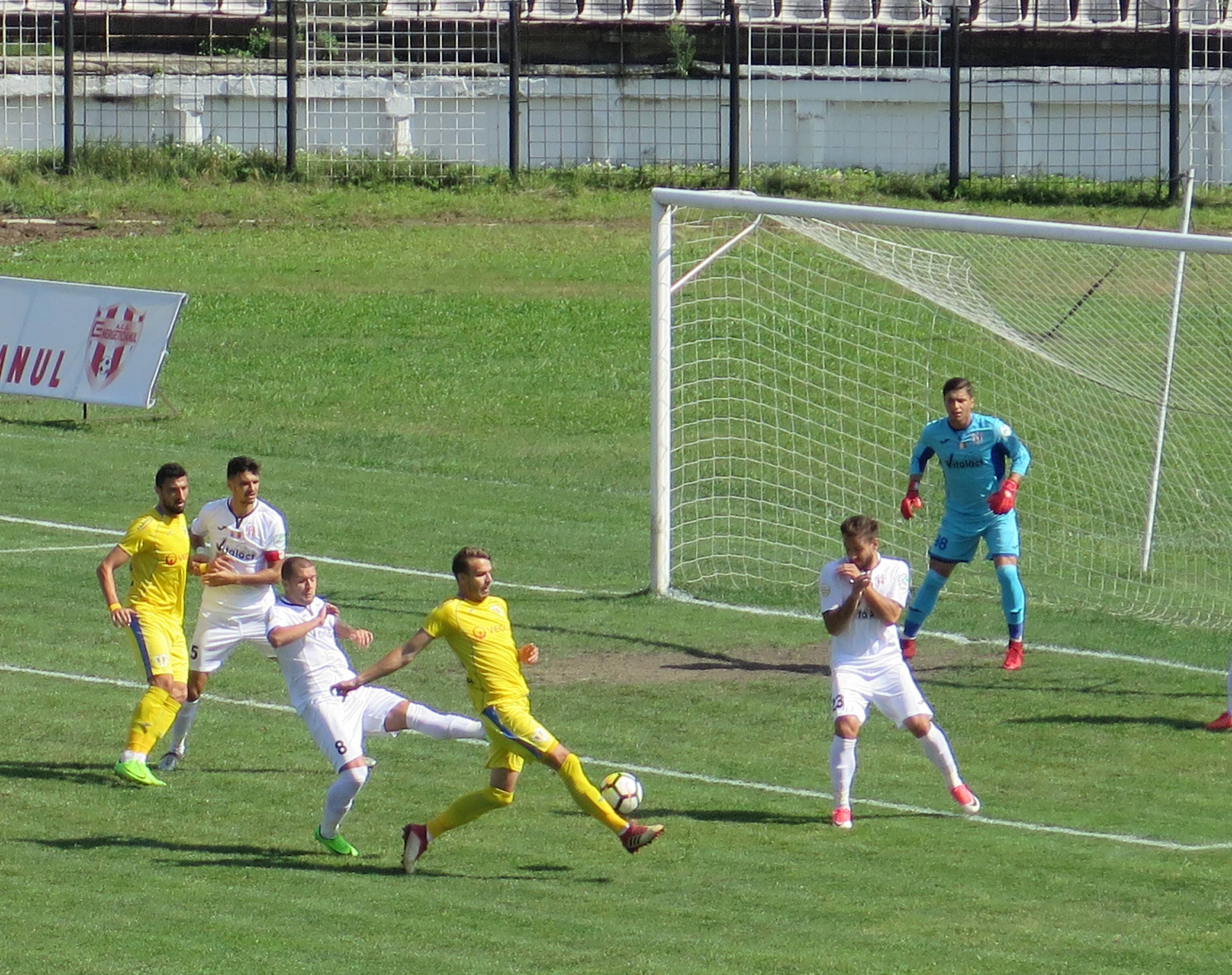 La Petroșani, Petrolul a fost echipă de L2, iar Energeticianul, de L3! Rezultatul? 3-0 pentru “lupi”, încă de la pauză! La Petroșani, Petrolul a fost echipă de L2, iar Energeticianul, de L3! Rezultatul? 3-0 pentru “lupi”, încă de la pauză!