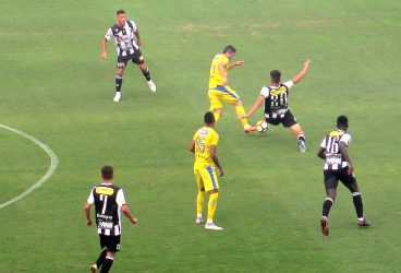 De ce nu a fost “1-3-4-3” o surpriză atât de Grozav(ă) pregătită Universității Cluj și lui Adrian Falub? Deoarece le-a picat mănușă “șepcilor roșii”!