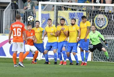 FC Argeș – Petrolul, într-o vreme un derbi la Divizia A. Acum, cap de afiș în Liga 2… neonorat de galerii!