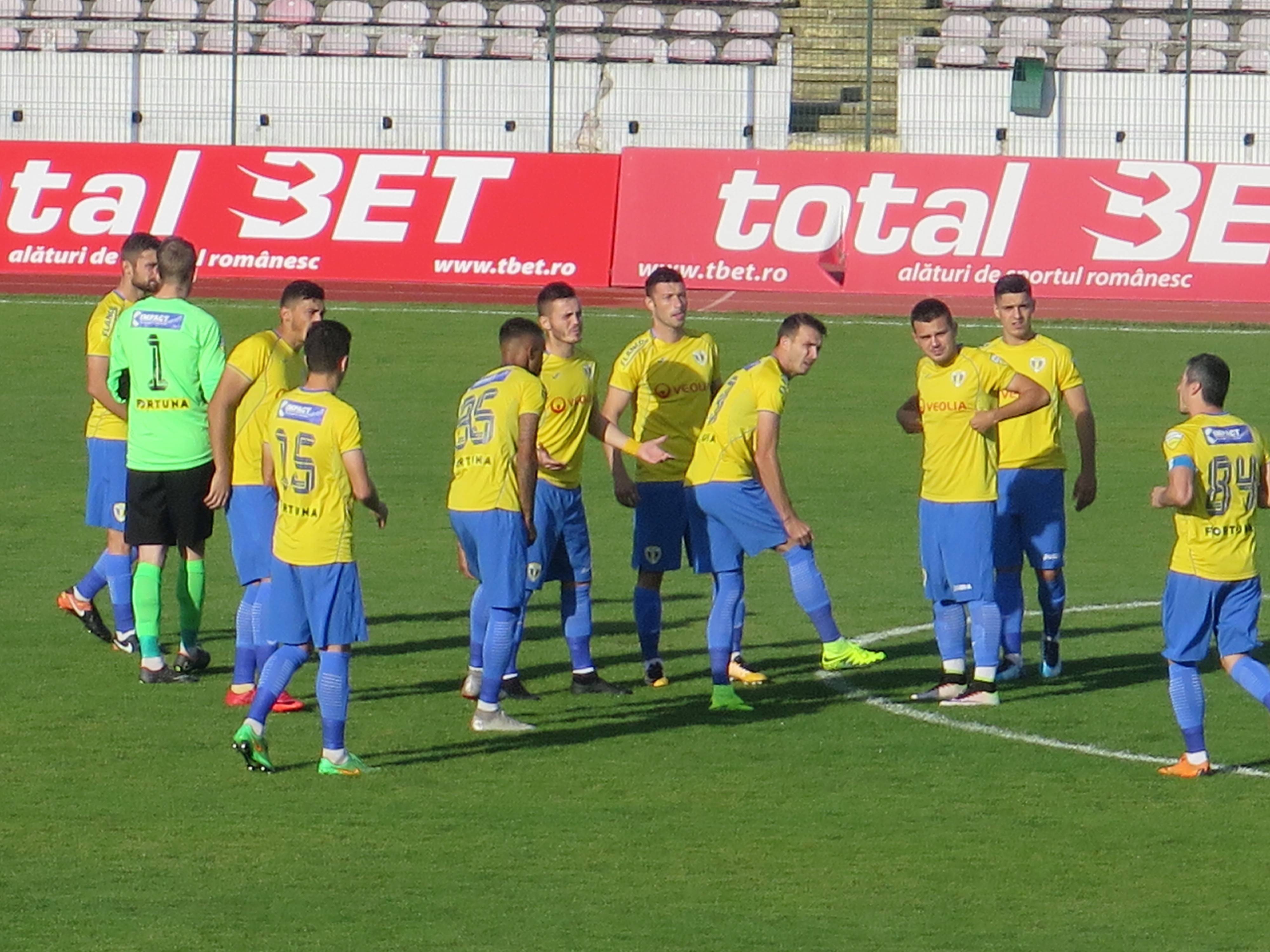 0-3 la Pitești, de ziua domnului Mădălin Mihailovici? Chiar așa, domnule Grozavu? Ce-ar trebui să urmeze în mod normal și imediat? 0-3 la Pitești, de ziua domnului Mădălin Mihailovici? Chiar așa, domnule Grozavu? Ce-ar trebui să urmeze în mod normal și imediat?