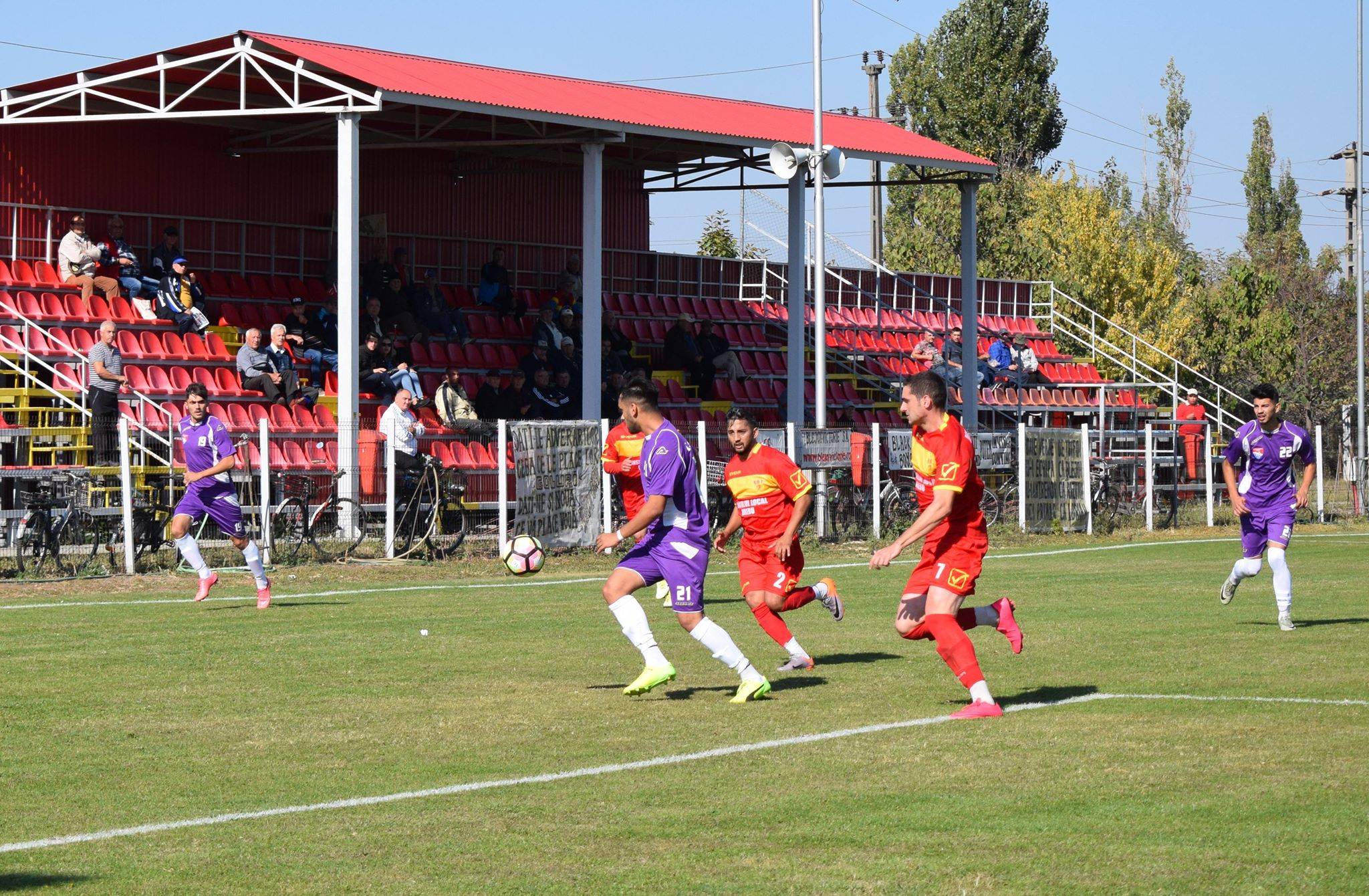 Fără Petrolul, de mai bine de un sezon, cu Blejoiul destul de schimbată, Liga A Prahova s-a echilibrat, nu glumă! Dar… în jos! Fără Petrolul, de mai bine de un sezon, cu Blejoiul destul de schimbată, Liga A Prahova s-a echilibrat, nu glumă! Dar… în jos!