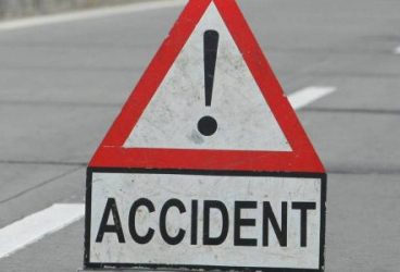 Cât de uşor scapă o josnică individă care i-a lovit cu maşina trotineta unui copil de 2 ani pe trecerea de pietoni şi a fugit de la locul accidentului!