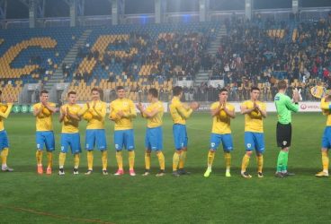 FC Petrolul – vineri a fost pe locul 1, duminică a căzut pe 2 și luni a terminat etapa pe 3. Ce vor suporterii: promovare, cu un joc fad, sau spectacol, cu orice preț?