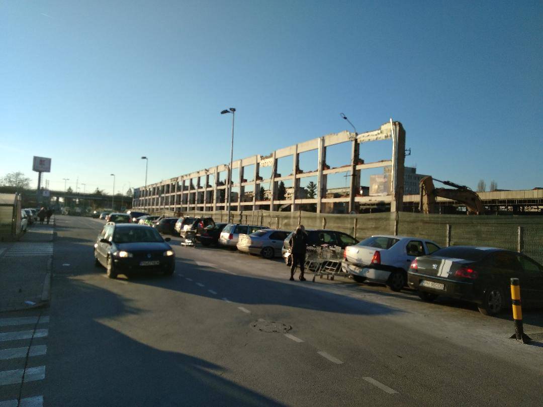 Ultimul zid din Uzina 1 Mai Ultimul zid din Uzina 1 Mai