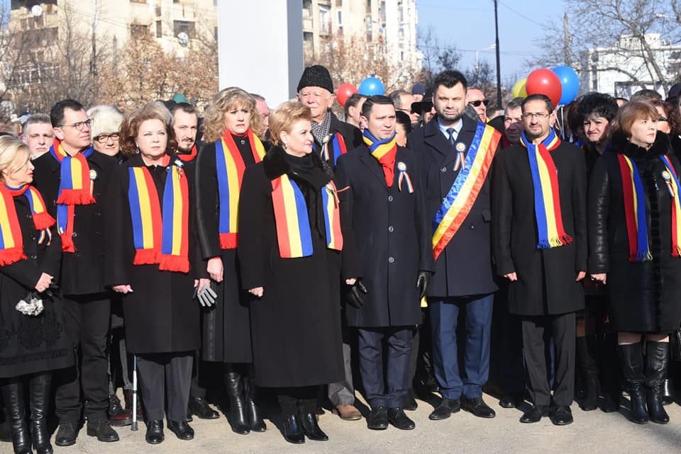 Primarul Adrian Dobre îşi cere scuze ploieştenilor pentru gafa de 1 Decembrie Primarul Adrian Dobre îşi cere scuze ploieştenilor pentru gafa de 1 Decembrie