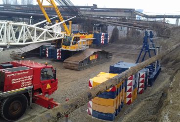 Podul de lemn este demolat