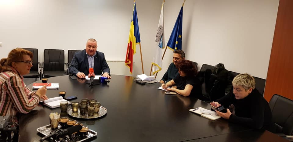 După patru cazuri de gripă confirmate la preşcolari, toate unităţile de învăţământ ploieştene intră în dezinfecţie După patru cazuri de gripă confirmate la preşcolari, toate unităţile de învăţământ ploieştene intră în dezinfecţie