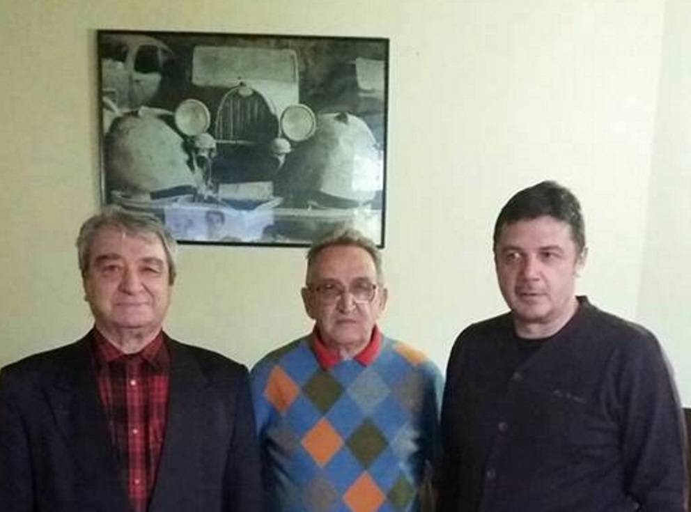 Astăzi ne părăsește cu totul un prieten foarte bun al jurnaliștilor sportivi prahoveni de cândva. Odihnește-te în pace, nea Mihai! Astăzi ne părăsește cu totul un prieten foarte bun al jurnaliștilor sportivi prahoveni de cândva. Odihnește-te în pace, nea Mihai!