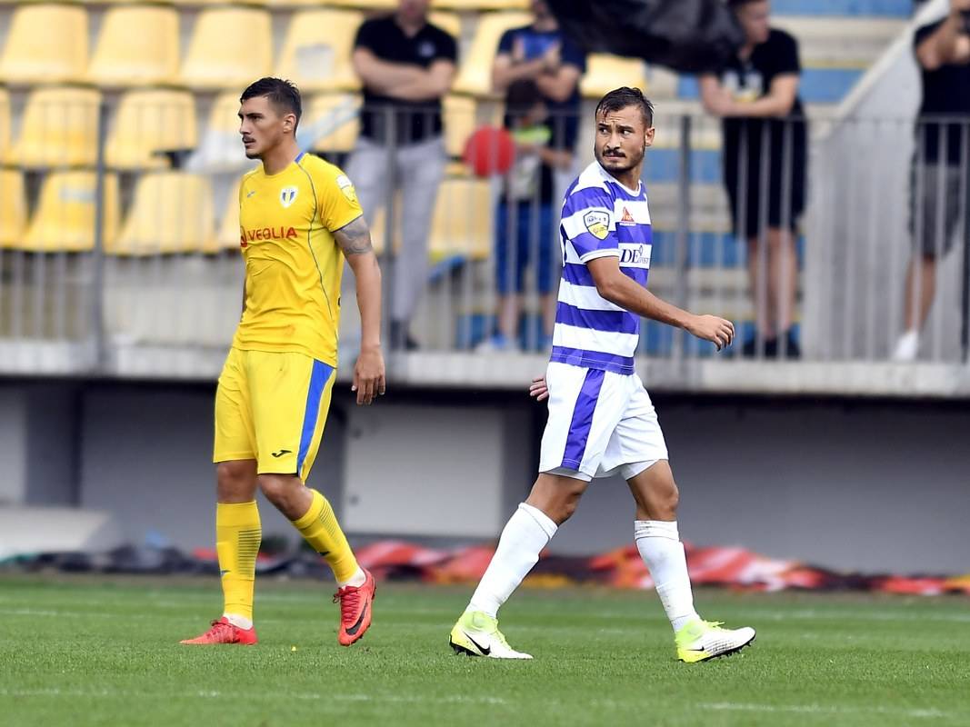 FC Petrolul a confirmat despărțirea de Florin Plămadă și Claudiu Herea. Paul Antoche nu-i pe “listă”, acum FC Petrolul a confirmat despărțirea de Florin Plămadă și Claudiu Herea. Paul Antoche nu-i pe “listă”, acum