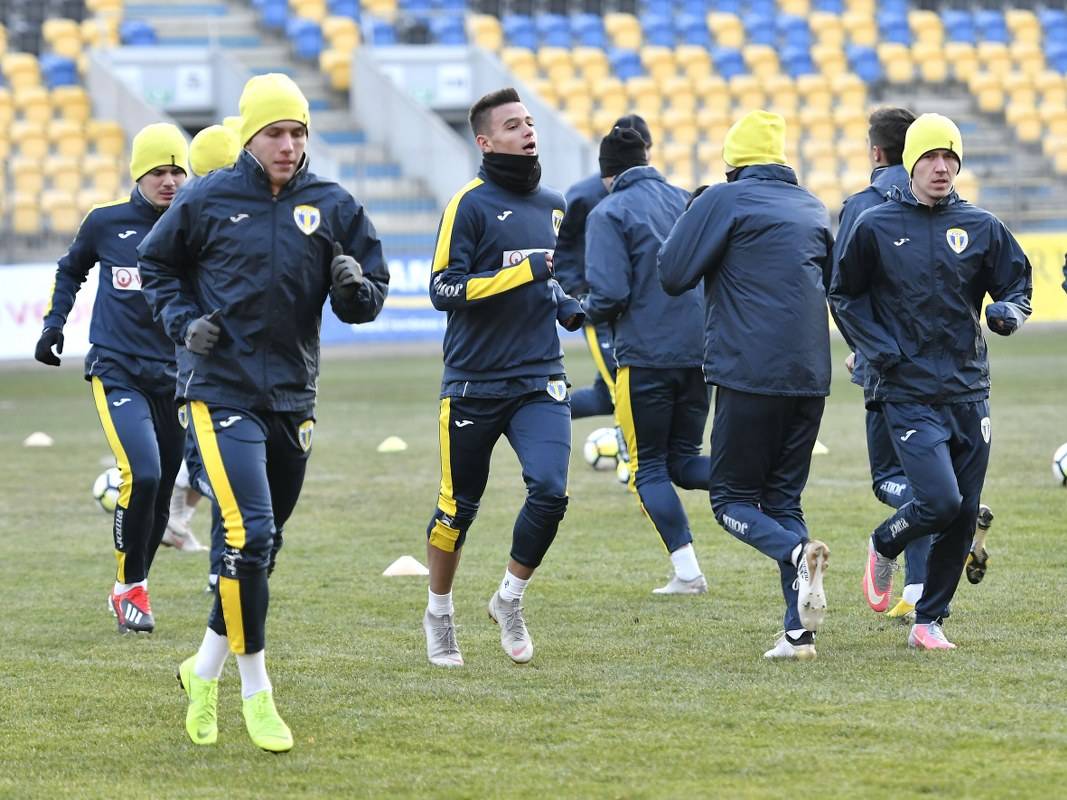 FC Petrolul a luat împrumut doi viitori componenți ai lotului pentru Europeanul “U 21” din Italia și Malta FC Petrolul a luat împrumut doi viitori componenți ai lotului pentru Europeanul “U 21” din Italia și Malta