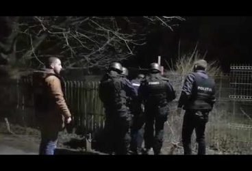 Percheziţii la persoane bănuite de furt