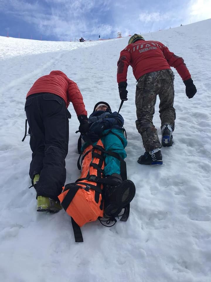 Accident stupid şi grav pe pârtia din Azuga. S-a terminat cu bine Accident stupid şi grav pe pârtia din Azuga. S-a terminat cu bine