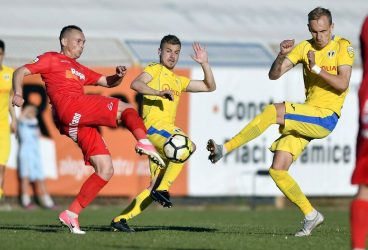 La derbiul (atât de) lăudat, să nu te duci cu sacul (de speranțe)! Chindia și Petrolul au oferit un joc de… uitat cât se poate de repede