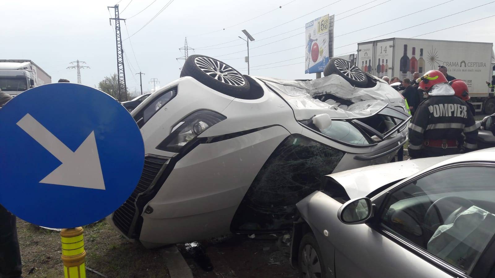 Accident pe centura Ploieştiului cu maşini răsturnate şi… înger păzitor! Accident pe centura Ploieştiului cu maşini răsturnate şi… înger păzitor!