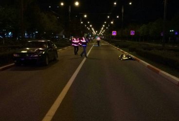 Femeie neidentificată omorâtă în accident de maşină, aseară, pe Bulevardul Republicii