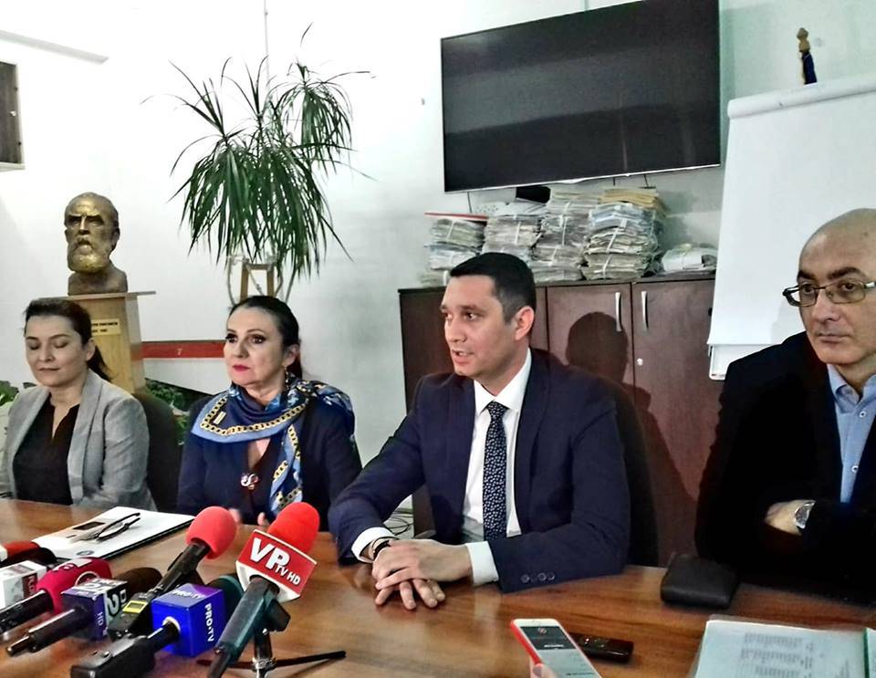 Sorina Pintea şi Bogdan Toader, despre Spitalul Judeţean: “Nu mai merge şi aşa” Sorina Pintea şi Bogdan Toader, despre Spitalul Judeţean: “Nu mai merge şi aşa”