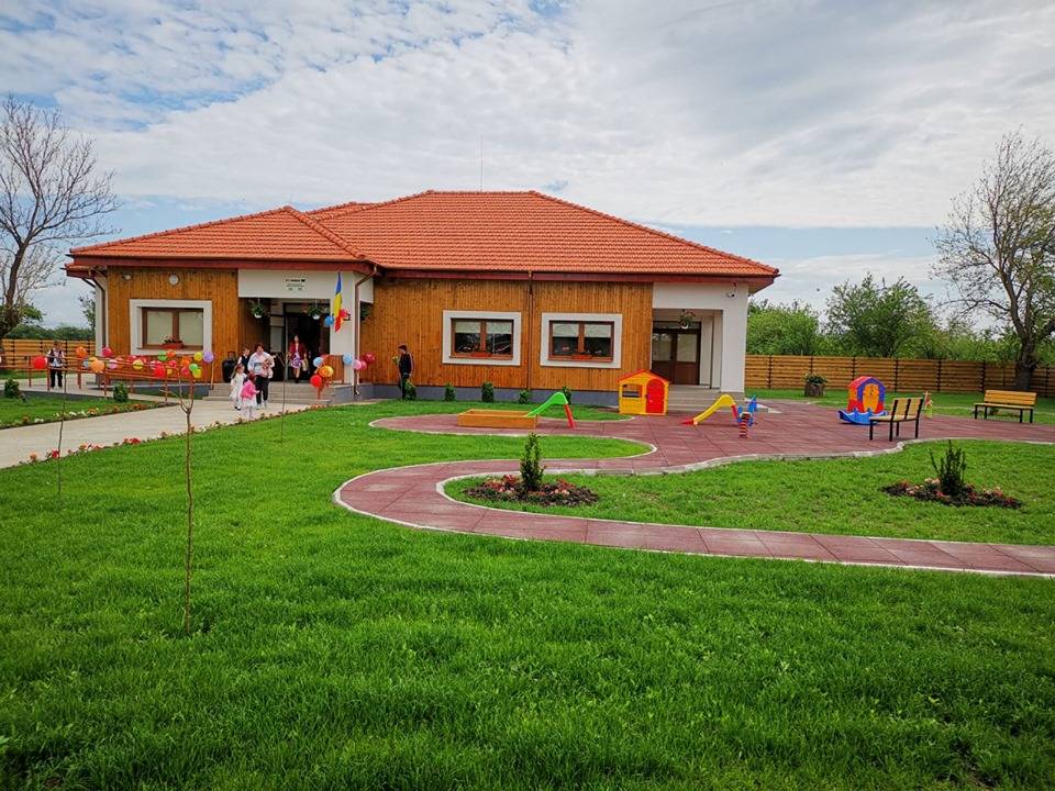 A fost inaugurată Grădiniţa Tomşani, construită pe fonduri europene A fost inaugurată Grădiniţa Tomşani, construită pe fonduri europene