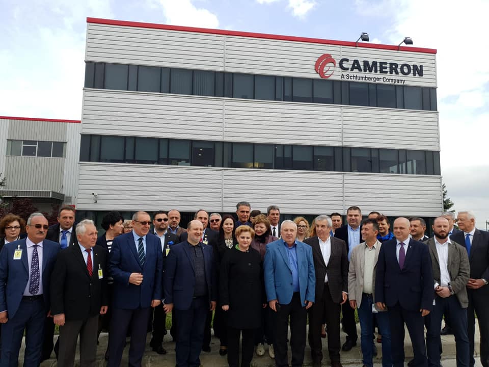 Preşedintele ALDE, Călin Popescu Tăriceanu, în vizită la investiţii de succes din Prahova Preşedintele ALDE, Călin Popescu Tăriceanu, în vizită la investiţii de succes din Prahova