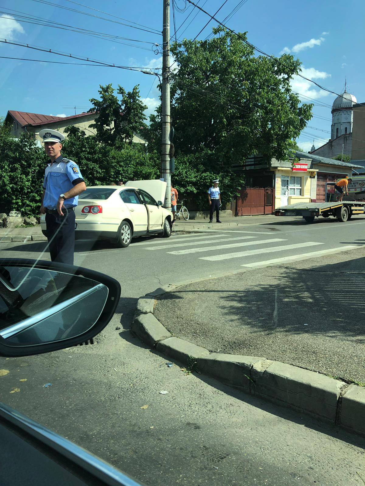 Accident în poate cea mai periculoasă intersecţie din Ploieşti Accident în poate cea mai periculoasă intersecţie din Ploieşti