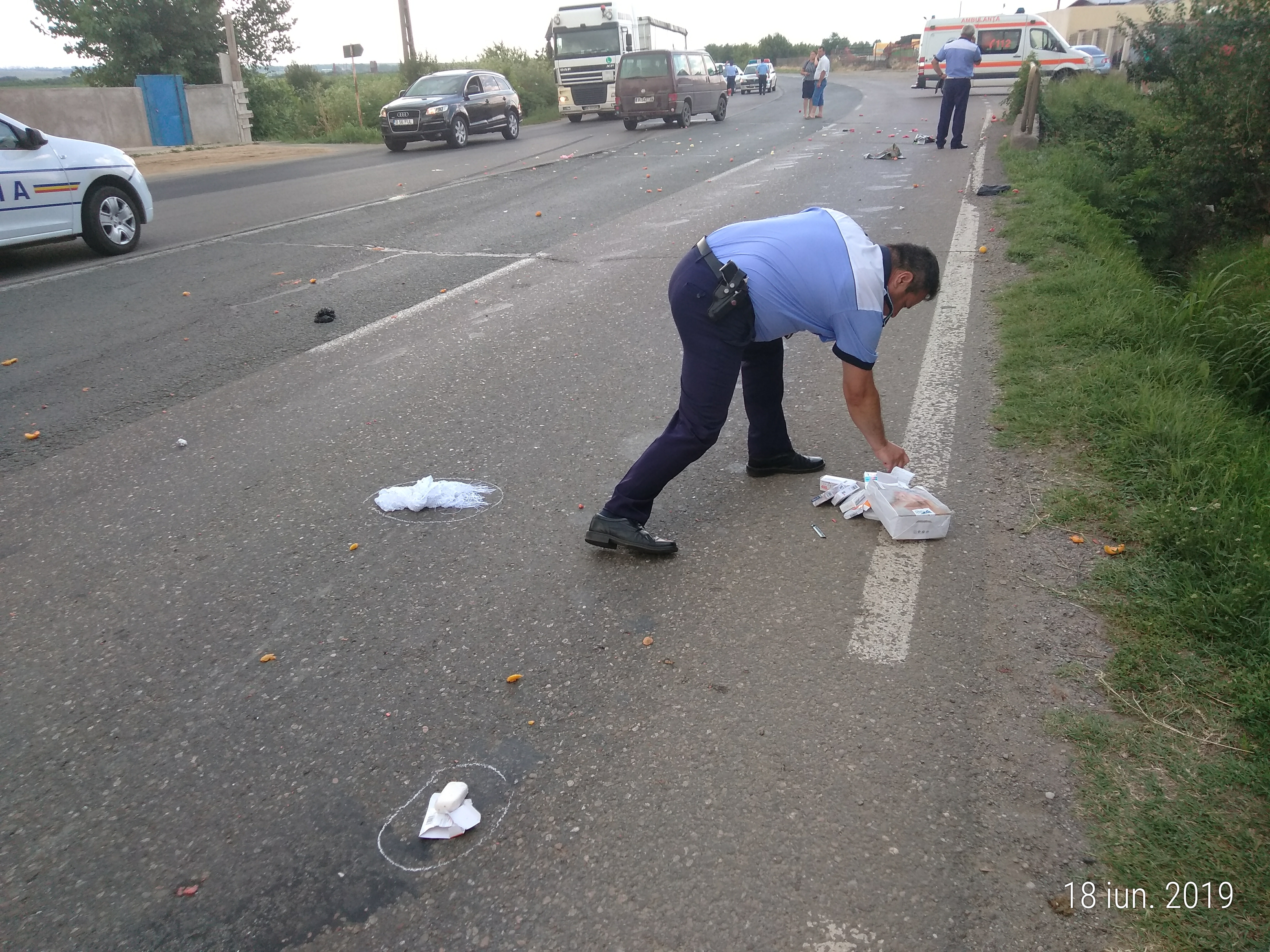 Femeie spulberată pe carosabil la Valea Călugărească (detalii foto) Femeie spulberată pe carosabil la Valea Călugărească (detalii foto)