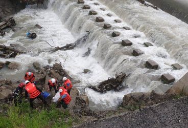 Bărbatul plecat cu ATV-ul, scos mort din râul Prahova