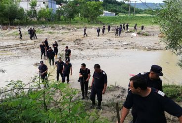 Al patrulea copil luat de ape la Sângeru, de negăsit chiar şi cu o “armată” de căutare