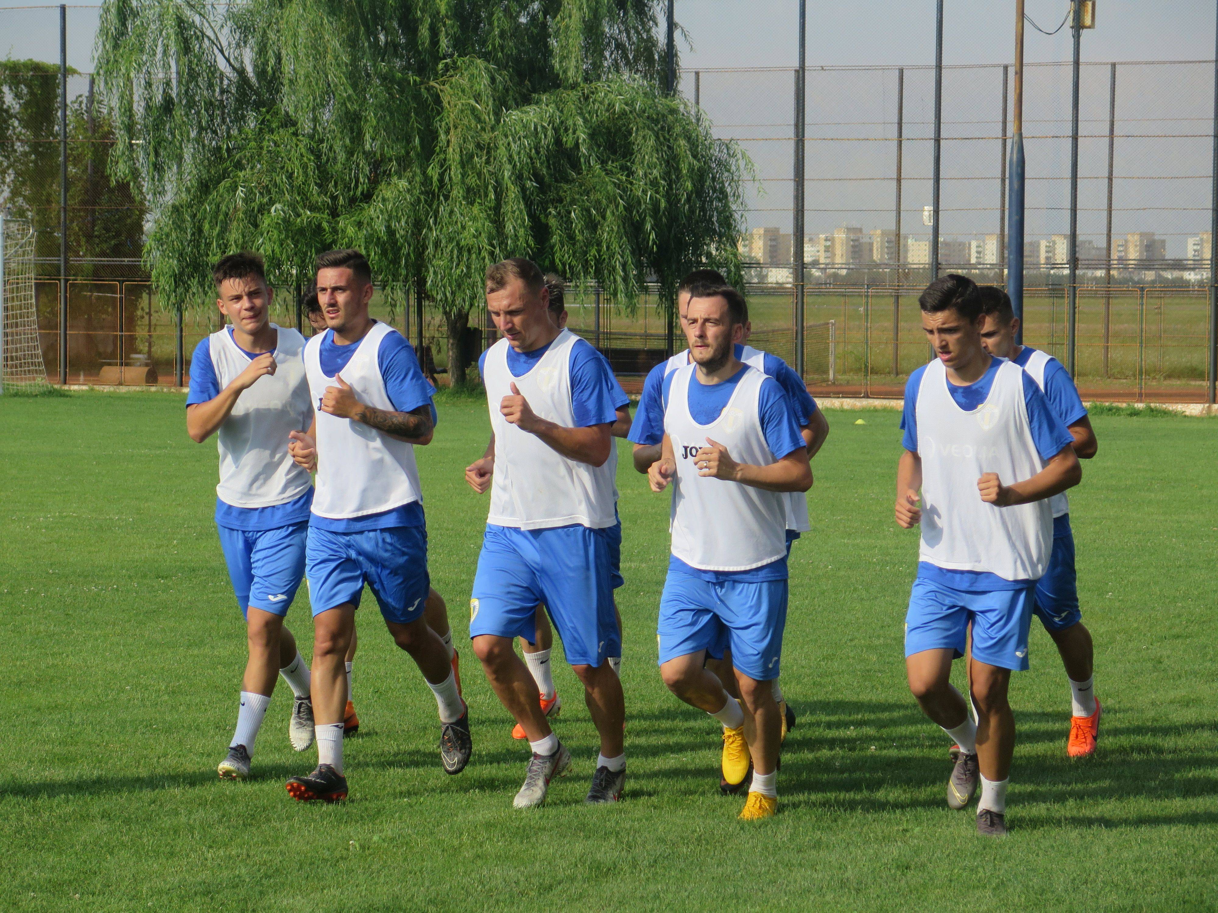 Destule noutăți la FC Petrolul, la primul antrenament de la Strejnicu. Stoican a avut la dispoziție 24 de fotbaliști noi și vechi