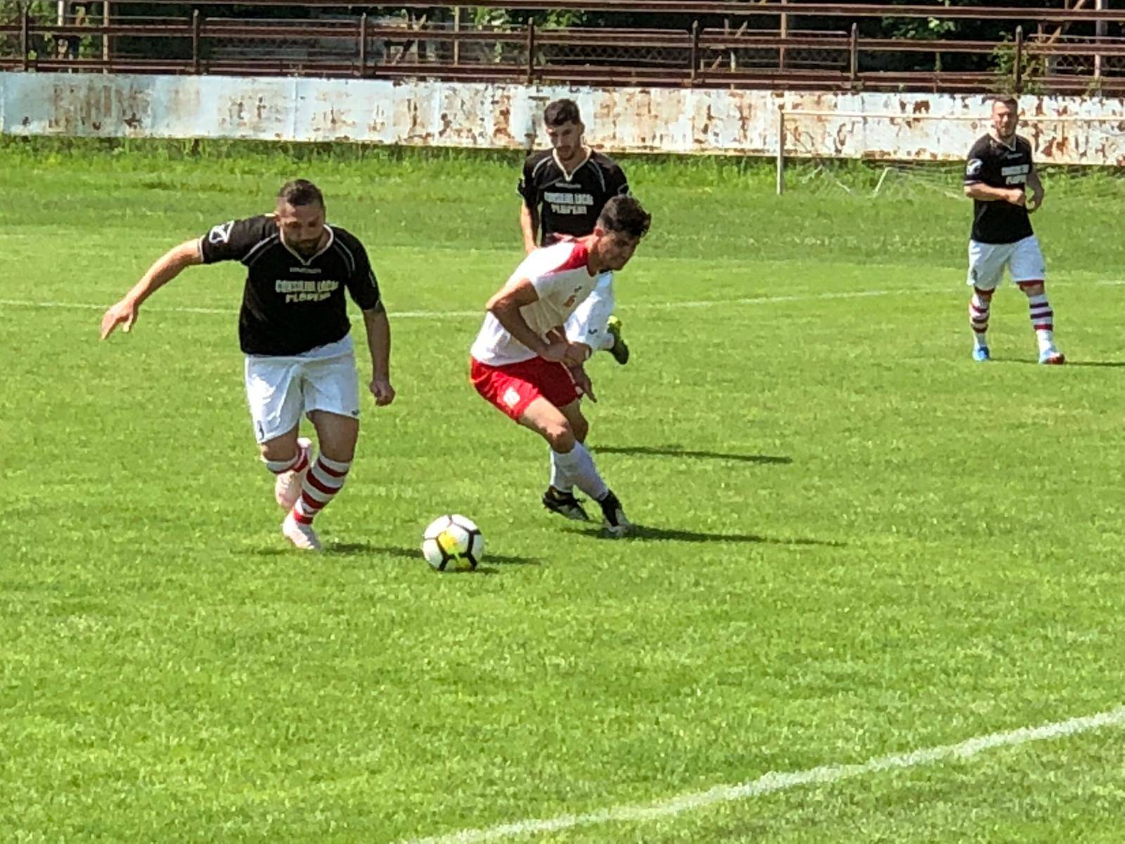 Arbitrul ploieștean Andrei Moroiță a lăsat-o pe campioana județului Prahova, CS Blejoi, fără un titular important, la turul barajului de promovare în L3! Arbitrul ploieștean Andrei Moroiță a lăsat-o pe campioana județului Prahova, CS Blejoi, fără un titular important, la turul barajului de promovare în L3!