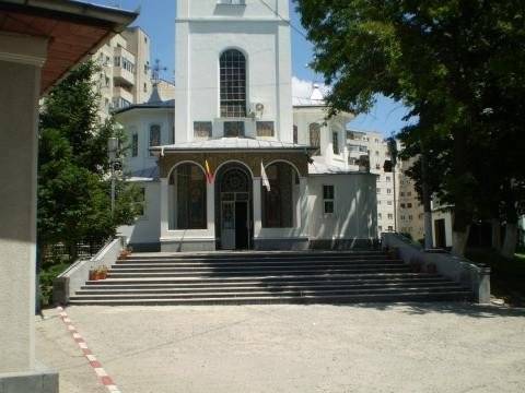 Accident rutier cu doi octogenari în curtea Bisericii Sf. Vasile Accident rutier cu doi octogenari în curtea Bisericii Sf. Vasile