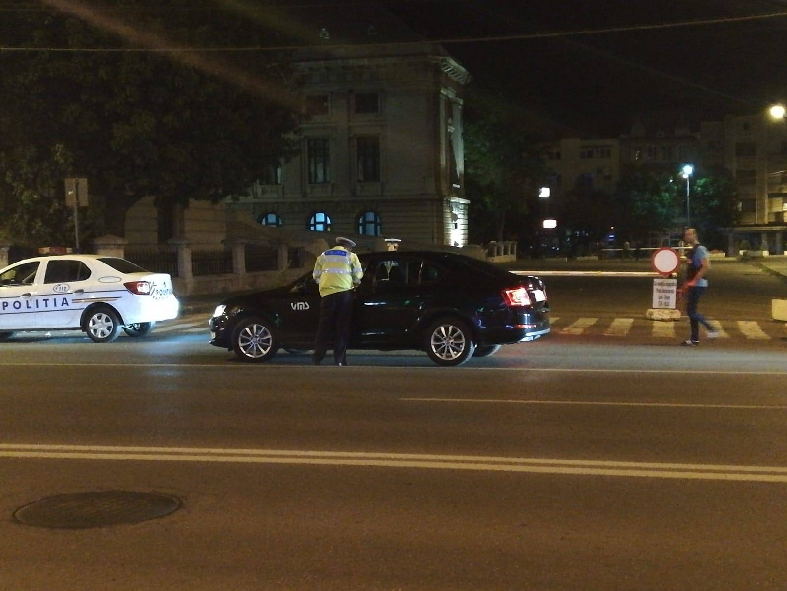 Poliţiştii rutieri prahoveni au scos aparatul de depistare a consumului de droguri şi substanţe interzise Poliţiştii rutieri prahoveni au scos aparatul de depistare a consumului de droguri şi substanţe interzise