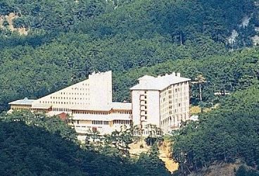 După 9 ore pe drum și 45 de minute pe teren, “petroliștii” au încheiat prima zi din munții Turciei! Au făcut numai pregătire fizică