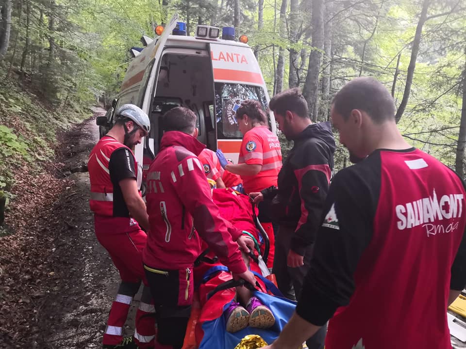 Turistă daneză, prăbuşită de pe munte la Sinaia Turistă daneză, prăbuşită de pe munte la Sinaia