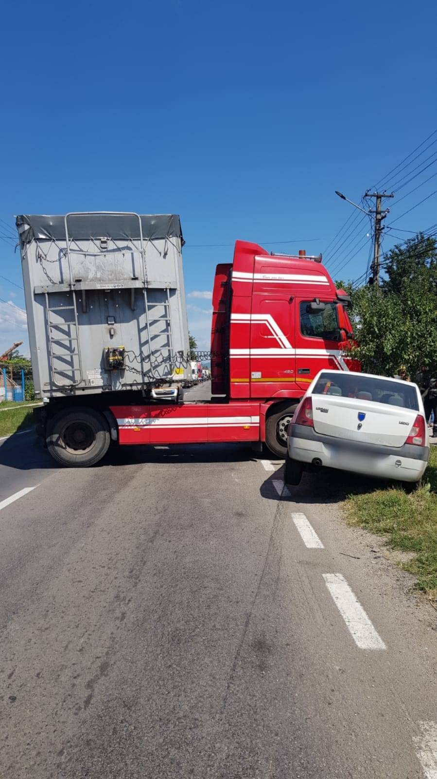 Accident rutier în faţa Primăriei Gura Vitioarei Accident rutier în faţa Primăriei Gura Vitioarei