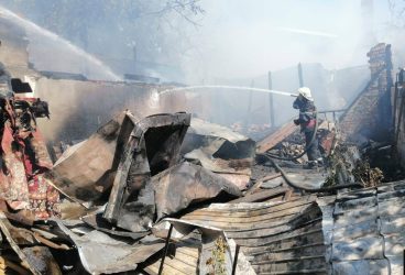 Imagini de la incendiul de pe strada Victor Babeş – Ploieşti