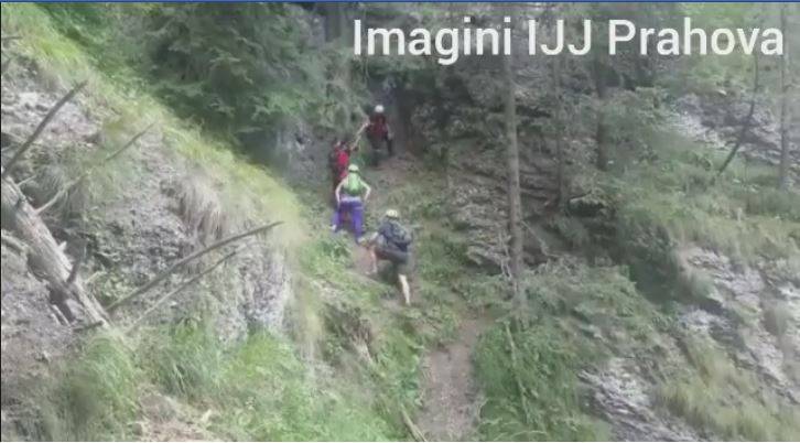 Doi englezi şi doi români, coborâţi de jandarmi alpinişti din Bucegi Doi englezi şi doi români, coborâţi de jandarmi alpinişti din Bucegi