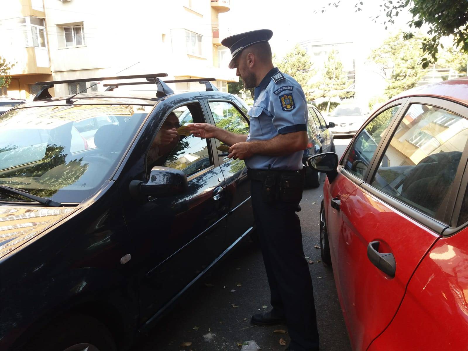 Bunurile lăsate la vedere in habitaclu, în continuare cauză determinantă a spargerilor de autovehicule Bunurile lăsate la vedere in habitaclu, în continuare cauză determinantă a spargerilor de autovehicule