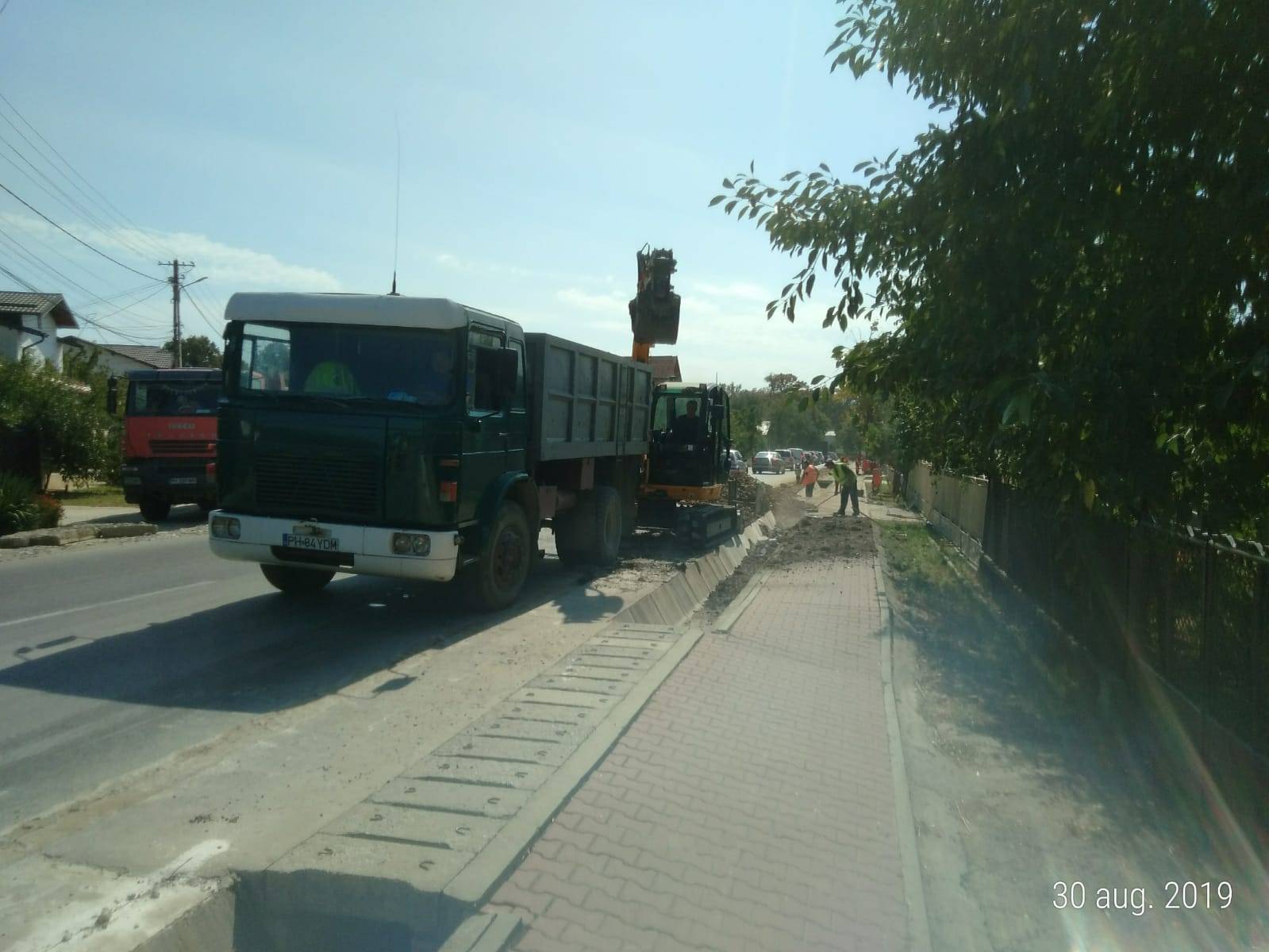 Lucrări susţinute pentru extinderea canalizării comunei Păuleşti, în satul Găgeni Lucrări susţinute pentru extinderea canalizării comunei Păuleşti, în satul Găgeni