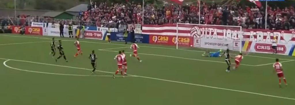 Echipa unui fost fotbalist al Petrolului a eliminat-o din Cupa României pe cea a altor ex-“lupi”. Bucureșteanul Moldoveanu i-a dat gol arădeanului Bolboașă!