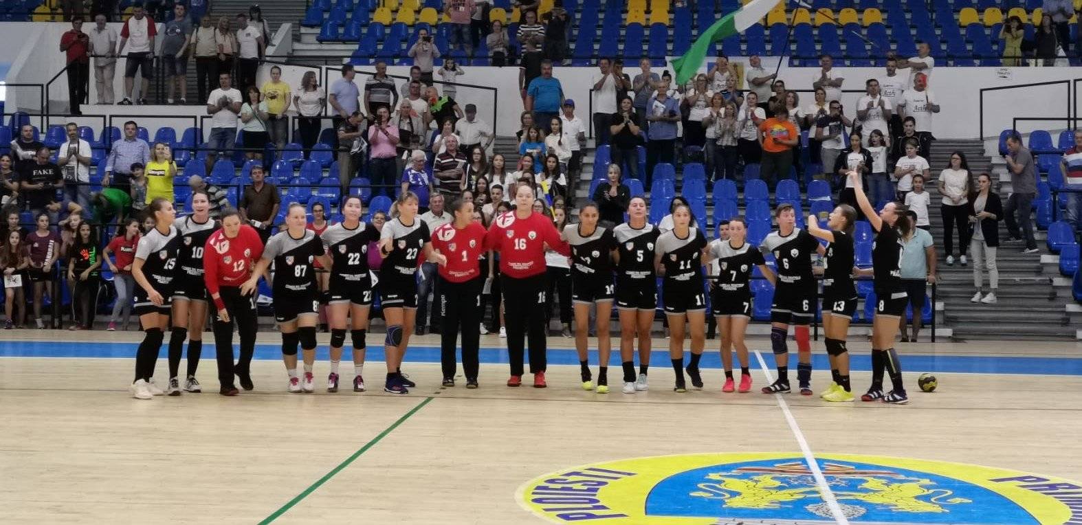 Echipa de handbal feminin a Consiliului Județean Prahova a debutat cu o victorie la scor, în noul campionat al Diviziei A Echipa de handbal feminin a Consiliului Județean Prahova a debutat cu o victorie la scor, în noul campionat al Diviziei A