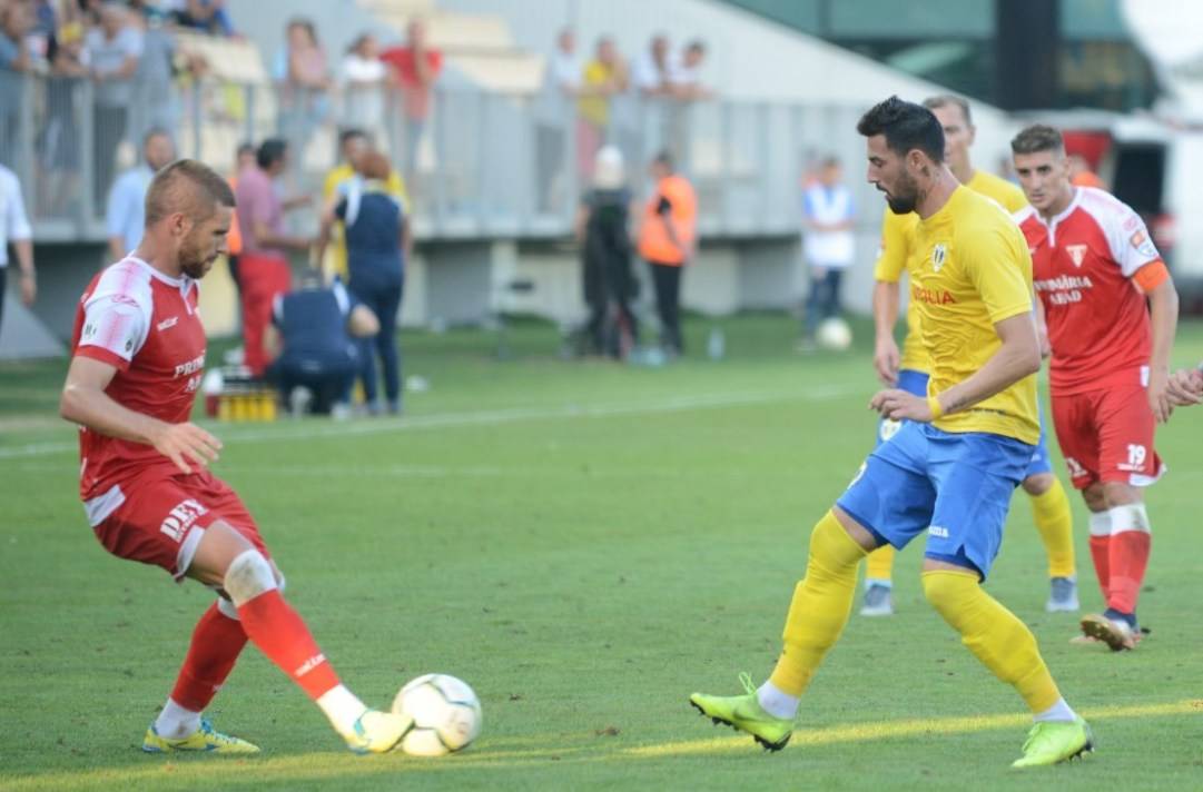 Sâmbătă, la oră de matineu, așa cum s-a dorit, dar vor veni, oare, mai mulți fani pe arena Ilie Oană? – numai despre ce se întâmplă la FC Petrolul, echipa de suflet a ploieștenilor și a prahovenilor (episodul 9)