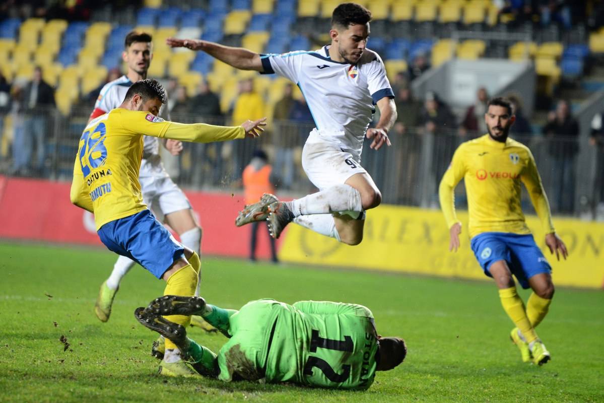 Un tur în afara podiumului și… cereri de demisie! – numai despre ce se întâmplă la FC Petrolul, echipa de suflet a ploieștenilor și a prahovenilor (episodul 35)